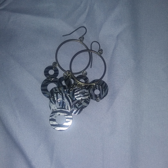 Earrings - Picture 8 of 16